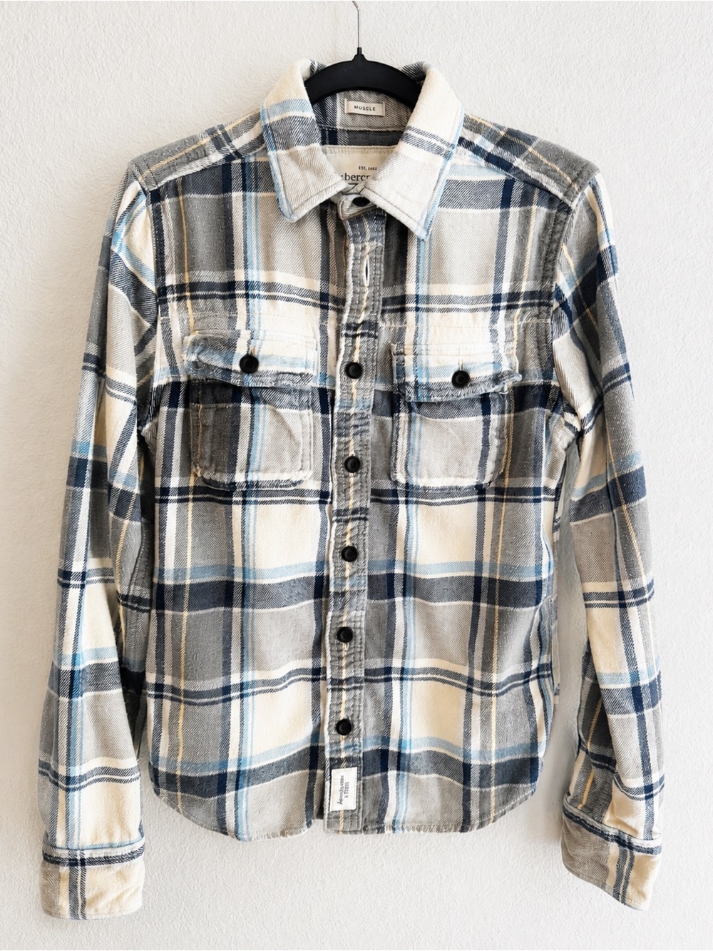 Abercrombie & Fitch Muscle Fit Flannel Plaid Gray Blue Button Up Mens Small